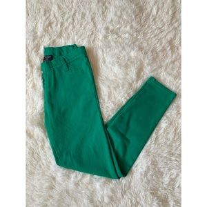 Green jeggings!
